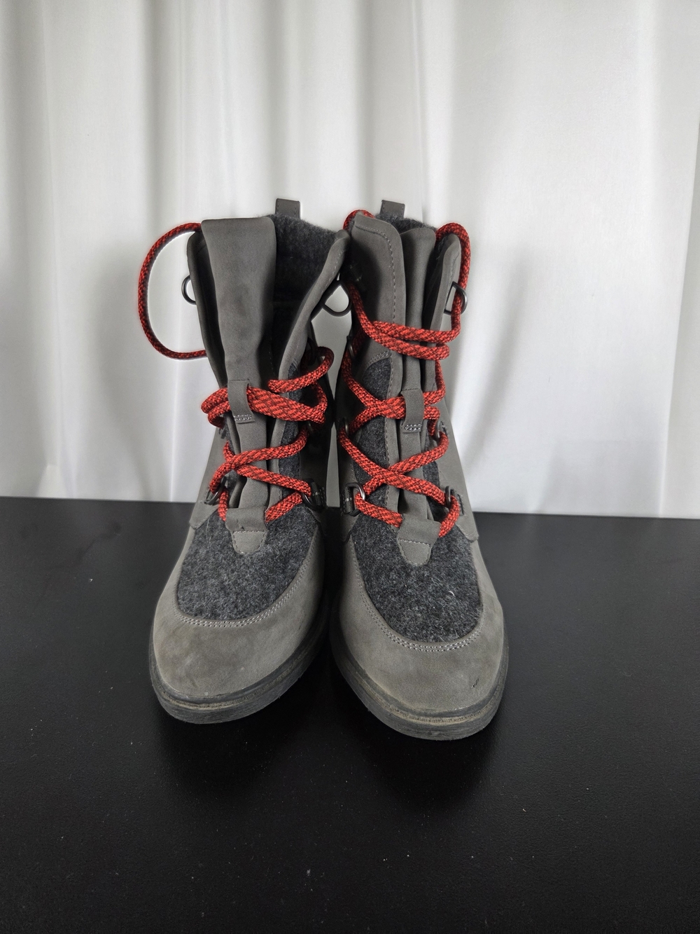 Sonoma Gray Ankle Boots with Red Laces